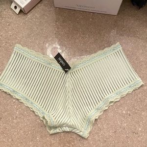 Coobie intimates panties, sz L. New with tags.